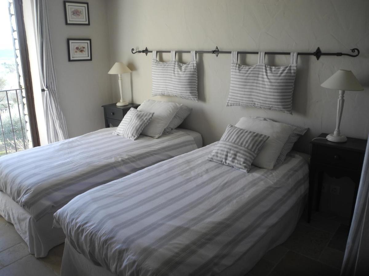 Bed and Breakfast Oustau De Piera Gordes Esterno foto